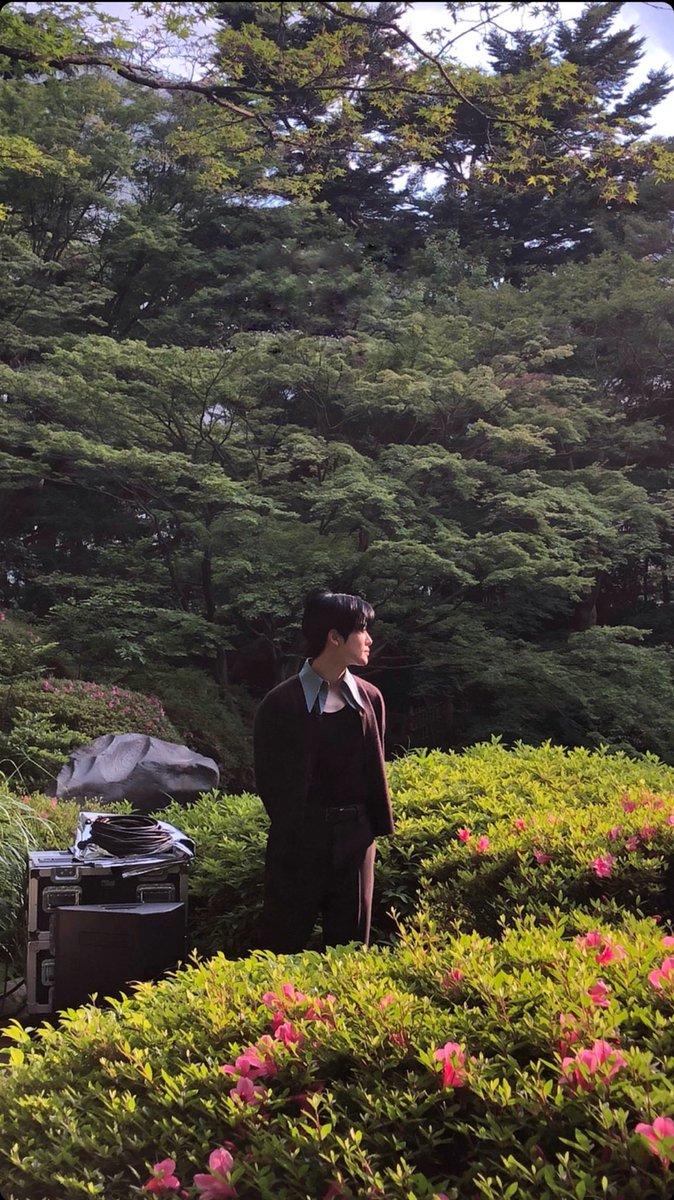 banji on Twitter "full photo"
