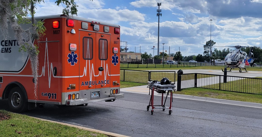 It's a real thing of beauty when you see all of the training and preparation come together for a successful patient liftoff. 🚑 🚁 #FirstResponder #TraumaOne