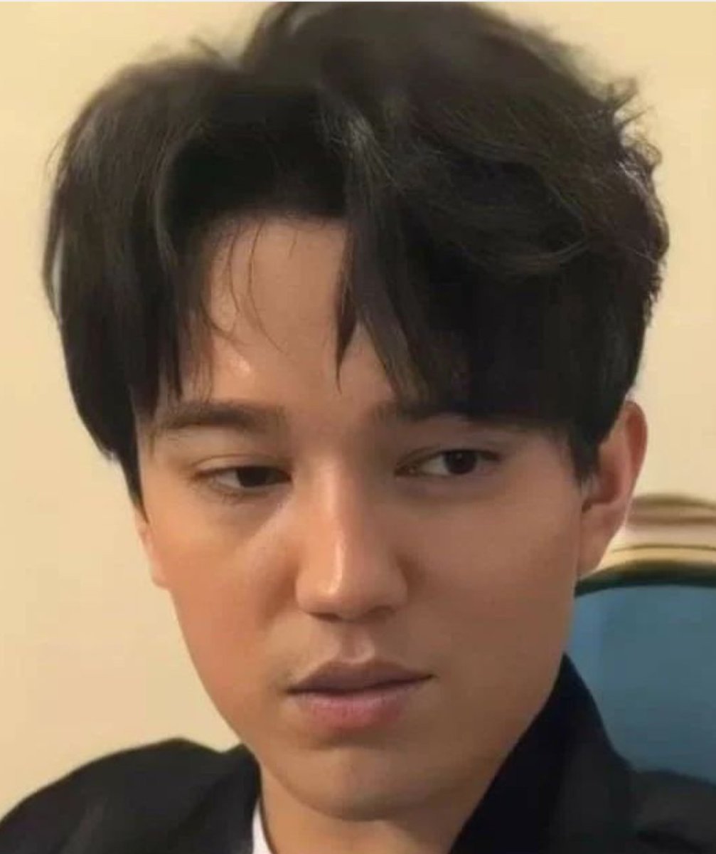 DiZanyMe's tweet photo. Hello #Deardom 

It's Sunday - sleep in, sip tea, hang around in pajamas, listen to #Dimash music, take afternoon nap ... 

photo cr. @ vivi.dear IG https://t.co/mb2cOdurFO