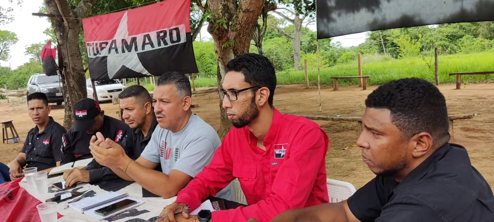 Mira_Venezuela's tweet photo. ¡LINDA BARINAS TIERRA DE NUESTRO GIGANTE CHÁVEZ!

Sec. De Org. Nacional @Tupa_Esteban, desde secretariado ampliado en @Barinas_MRT orienta a nuestra militancia y destaca la importancia de fortalecer activamente los Consejos Comunales en nuestros territorios.

#ComunaYProducción https://t.co/6McuSJdrZy
