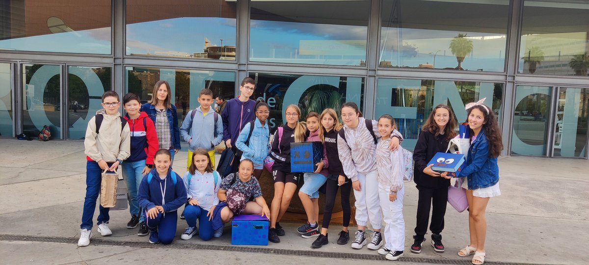 CeipOlmos's tweet photo. Ayer estuvimos con alumnos de 5° y 6° en la 25 edición de la feria de las ciencias en el Parque de las Ciencias. Los alumnos han expuesto y explicado algunos de sus proyectos STEAM desarrollados en clase.
Ha sido una vivencia fantástica y ellos han estado sobresalientes. https://t.co/mr3CDEu6fk