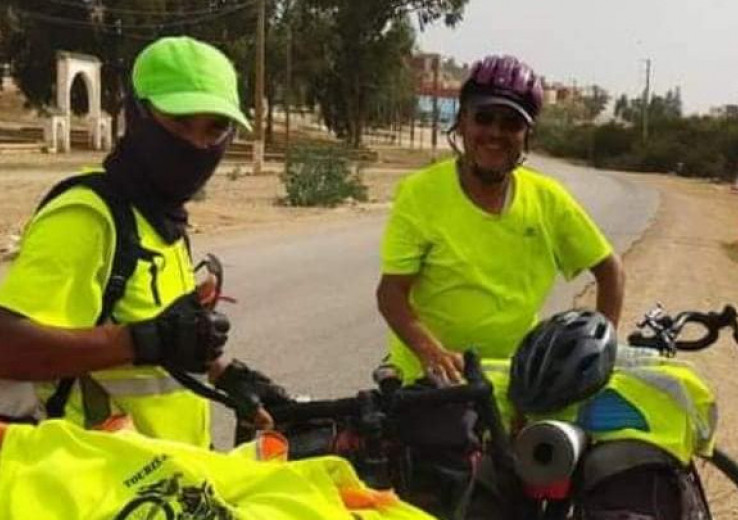 halloussi's tweet photo. Les 2 cyclistes marocains, disparus au Burkina Fasso, ont été sauvés in extrimis aujourd'hui. Ils étaient kidnappés par un gang magique aux frontières avec le Niger! https://t.co/bMJPHqWoHf