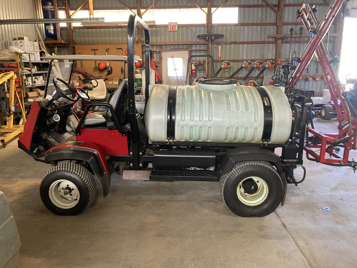 Big shoutout to the crew at Diamondback golf course. Keeping their old 5500 sparkling. Remember, a clean sprayer is a happy sprayer!
