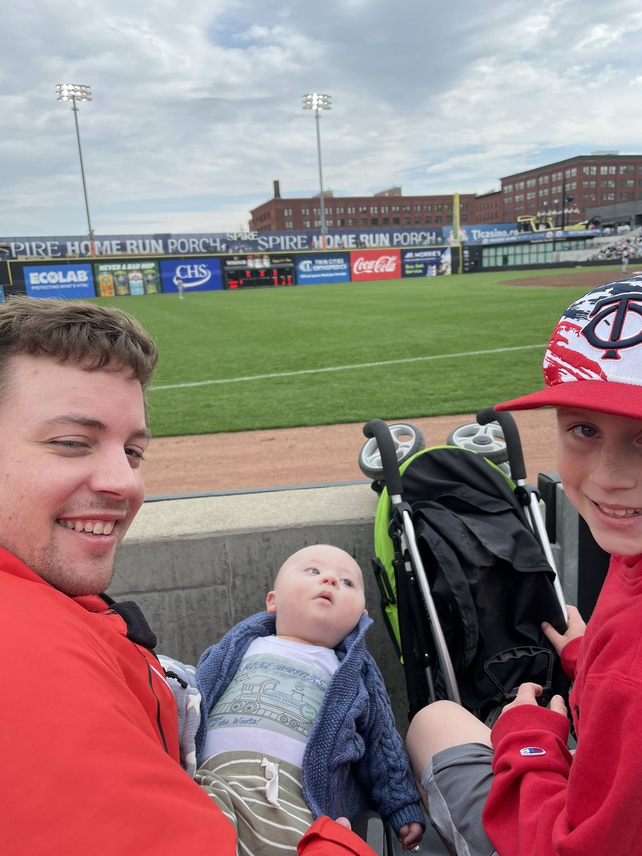 kmazur09's tweet photo. Eastons first sports game under his belt ☺️ @StPaulSaints @footballcrdonly https://t.co/7BLNyeaXyT