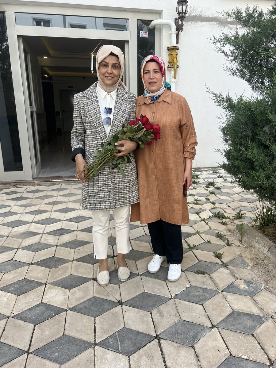bbpgaziantepil's tweet photo. Anneler Günü ve Demokrasi Şölenimiz kutlu olsun…
Annelerimize bugün en güzel hediyeyi vermek, çocuklarımıza güçlü, güvenli, gelişmiş ve istikrarlı bir Türkiye bırakmak için “Büyük Birlik, Büyük Türkiye”, diyoruz.
 “14 Mayıs Anneler Günü ve Demokrasi Şölenimiz kutlu olsun”. https://t.co/9MQZo9A0Ig