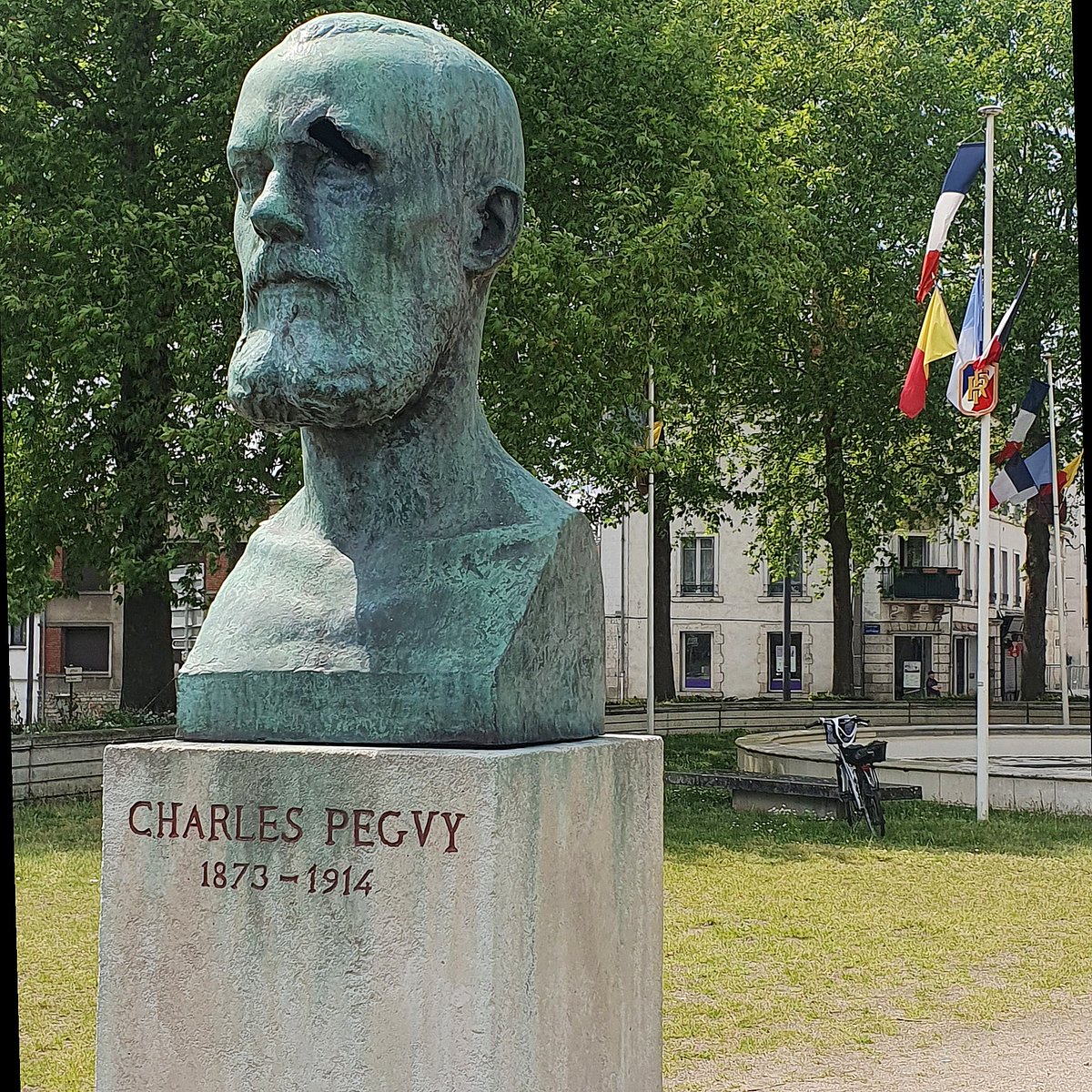 "Car il est plus facile, dit Dieu, de ruiner que de fonder ;
Et de faire mourir que de faire naître ;
Et de donner la mort que de donner la vie." 

Charles Péguy, Le Mystère des Saints Innocents