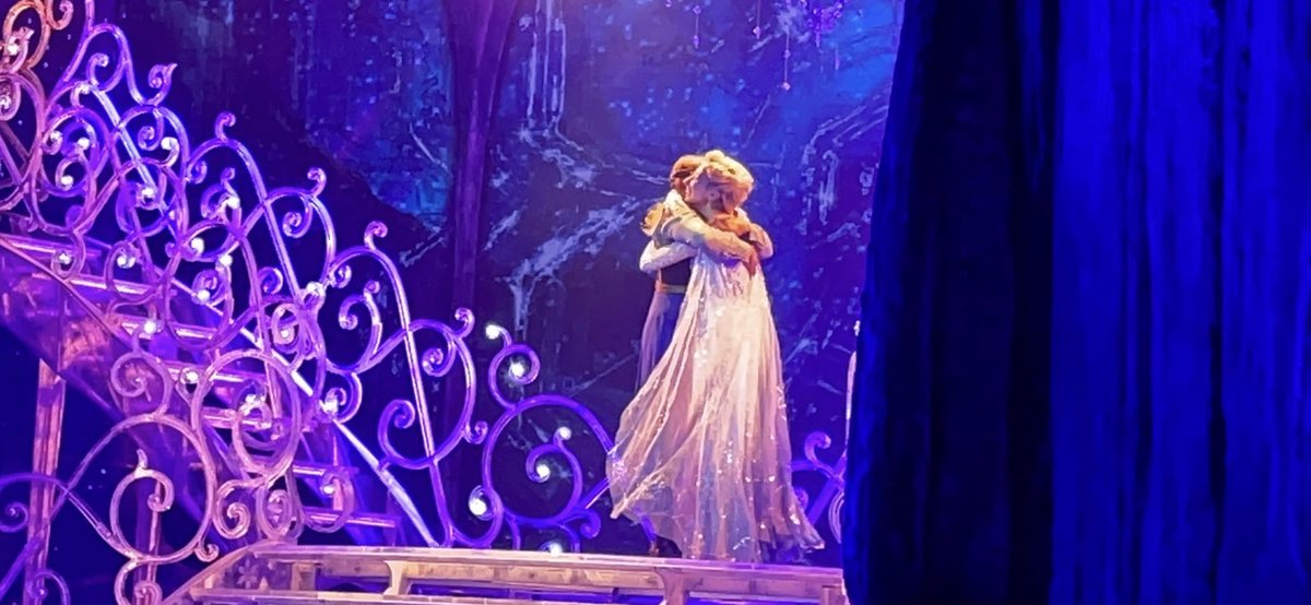 SarahB_1608's tweet photo. @charburnett @CaitlinTipping3 thank you for such a beautiful show this afternoon!! You two made an adorable sister pair and the talent you both have is incredibly special!!! @frozenlondon ❄️❄️❄️🫶 https://t.co/0IsnSXeRX8