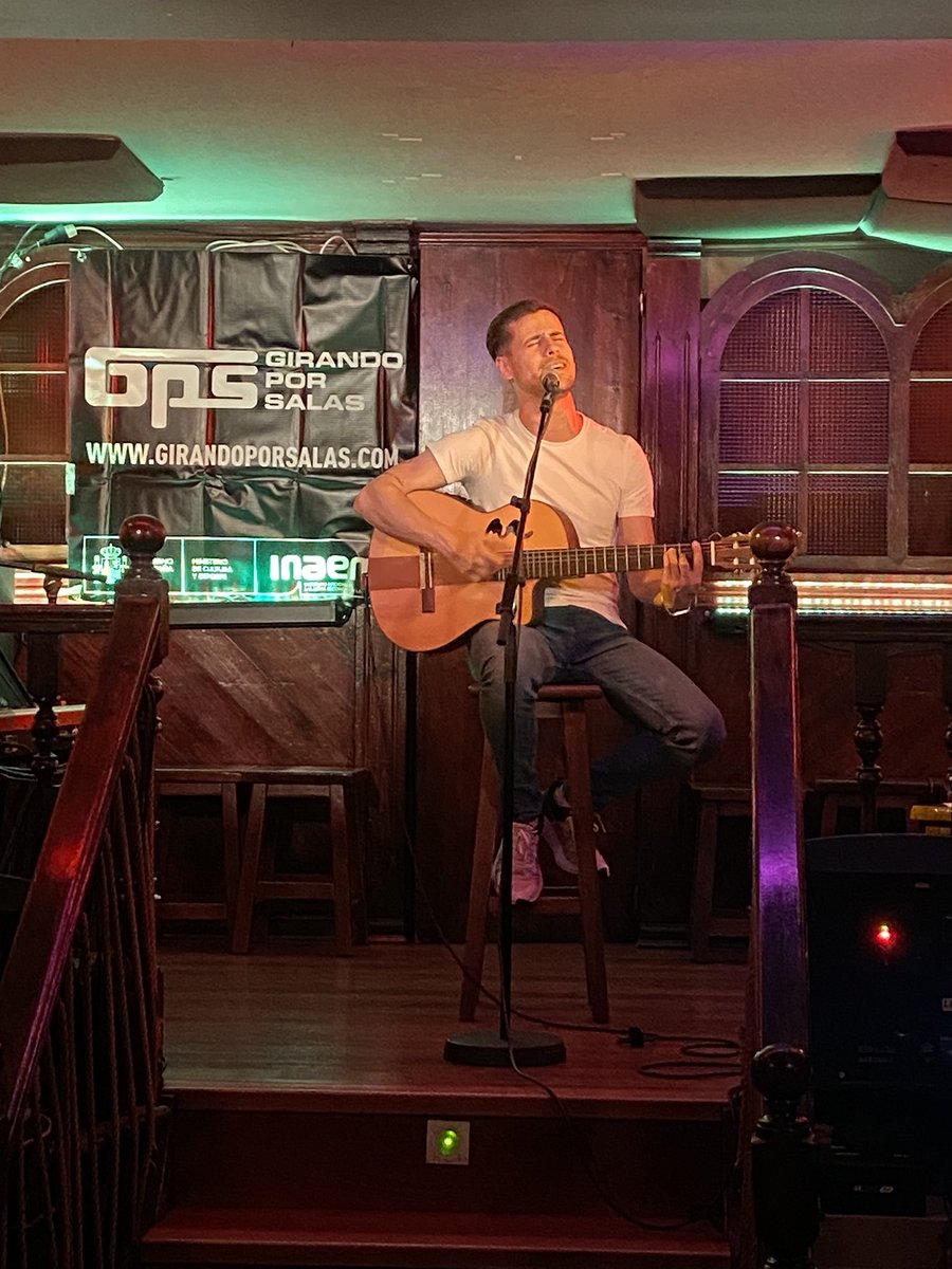 Gracias a Avalón Café, a La Chica de Ayer y a <a href="/girandoporsalas/">Girando Por Salas</a> por estos 2 conciertos 🖤