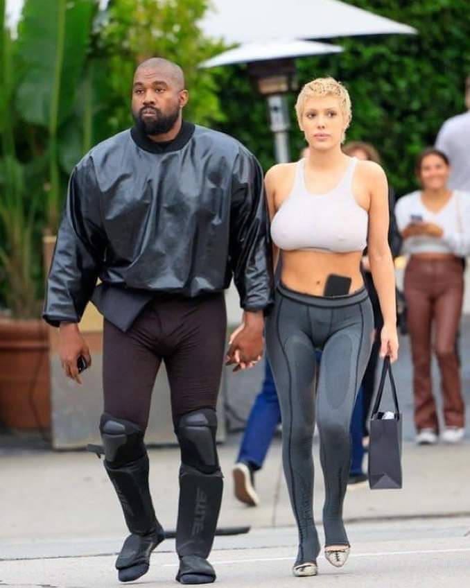 novice2star's tweet photo. Ye and wife make a bold fashion statement as they step out in style

#ye #fashion #fashionkiller #novice2star https://t.co/hEsaz8zlow
