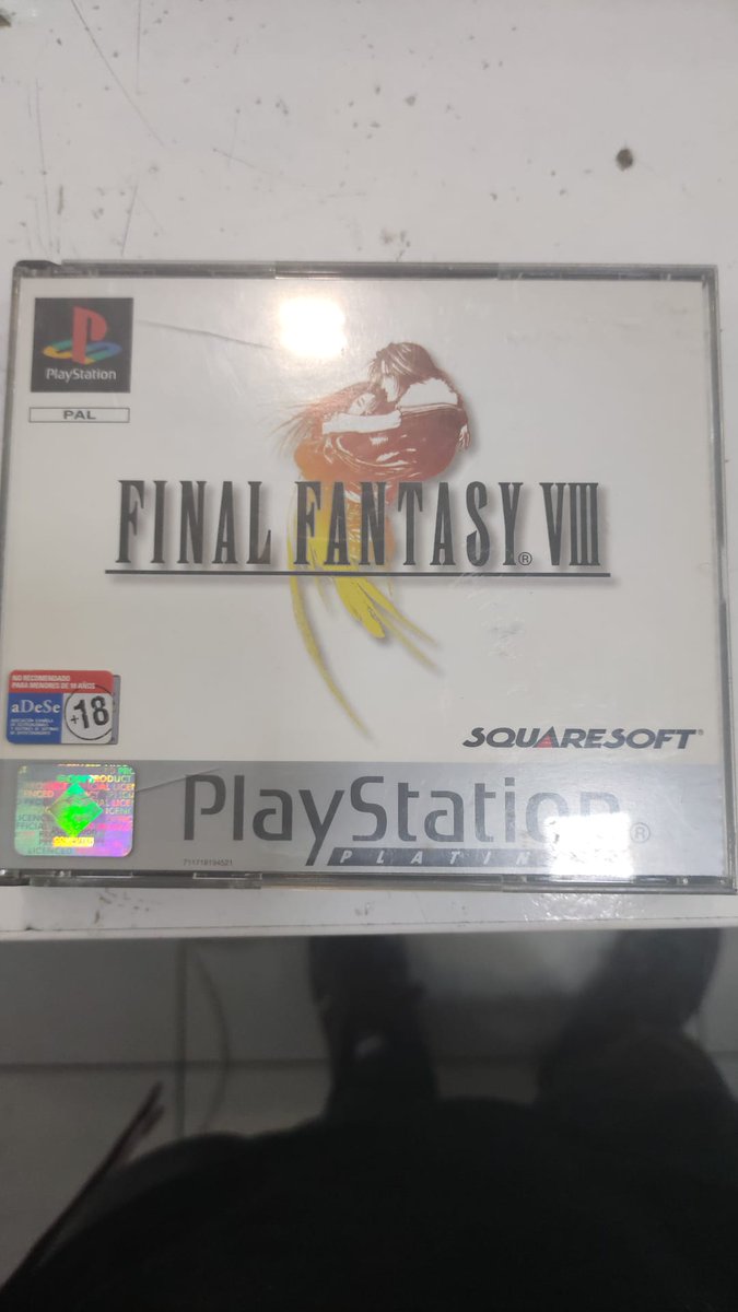 VAMOS CON UN SORTEITO ¿Quieres ganar este Final Fantasy 8? 
Sólo tienes que que:
-Seguirnos a mi <a href="/TheKhorgar/">Khorgar, un extraño en el tiempo</a> y a <a href="/SecondBestSB/">SecondBest - Tiendas Segunda Mano</a> en Twitter
-Dar like ♥️ y RT 🔄 a este tweet 

El ganador en dos semanas. Mucha suerte 🍀!