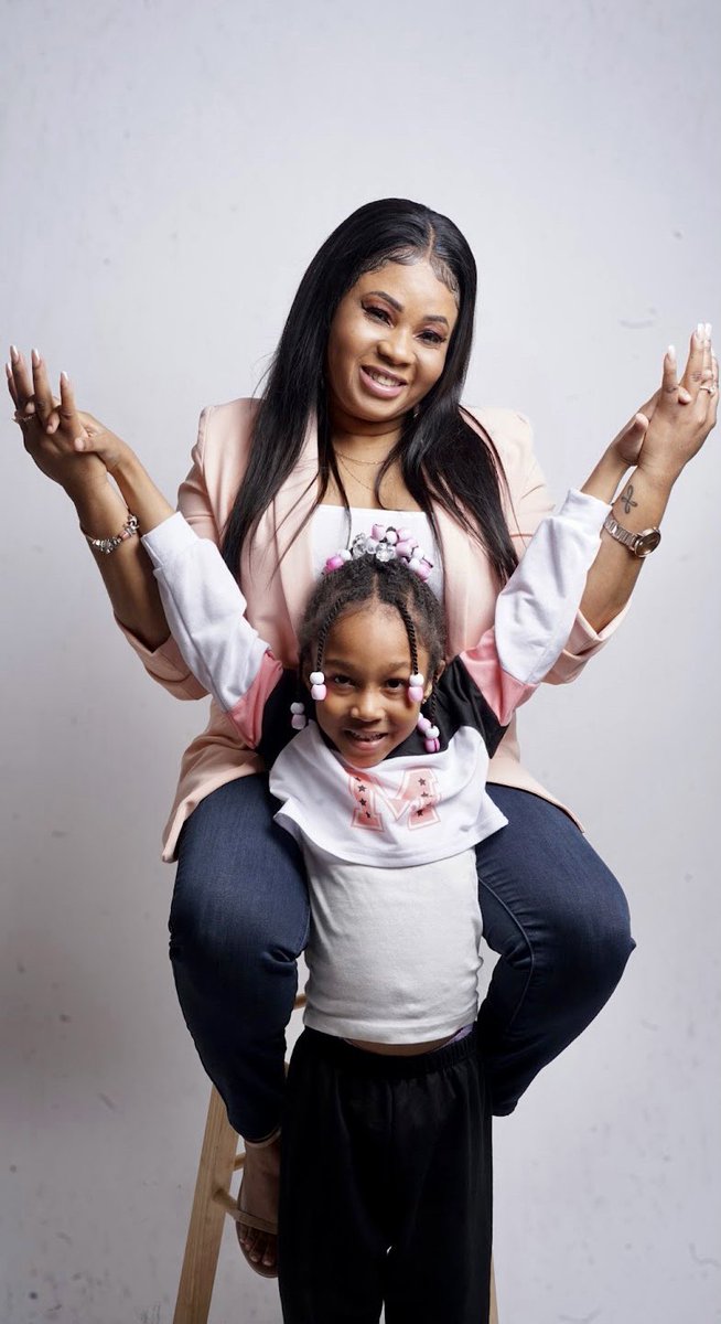 RoxxiChung's tweet photo. Little Ms Ariah “Pie” you bring me so much joy… I’m honored and blessed to be your mom 💞 I honestly can’t imagine a life without you… I love this little girl soooooooooo much 🥰

Our little impromptu mommy daughter shoot 🥰🥰🥰  #happymothersday❤️ https://t.co/c861jowDKI