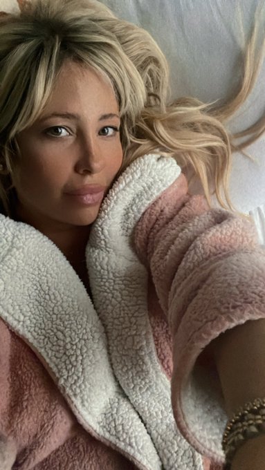 Cum wish me a happy Mother&rsquo;s Day &mdash;-> https://t.co/xkmZ41owjM baby https://t.co/A9GWPwH9GU