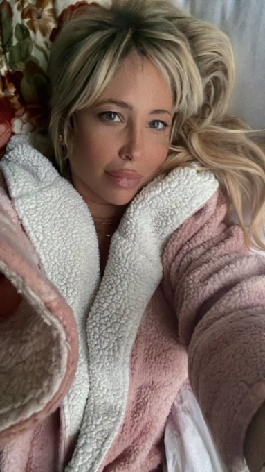Cum wish me a happy Mother&rsquo;s Day &mdash;-> https://t.co/xkmZ41owjM baby https://t.co/A9GWPwH9GU
