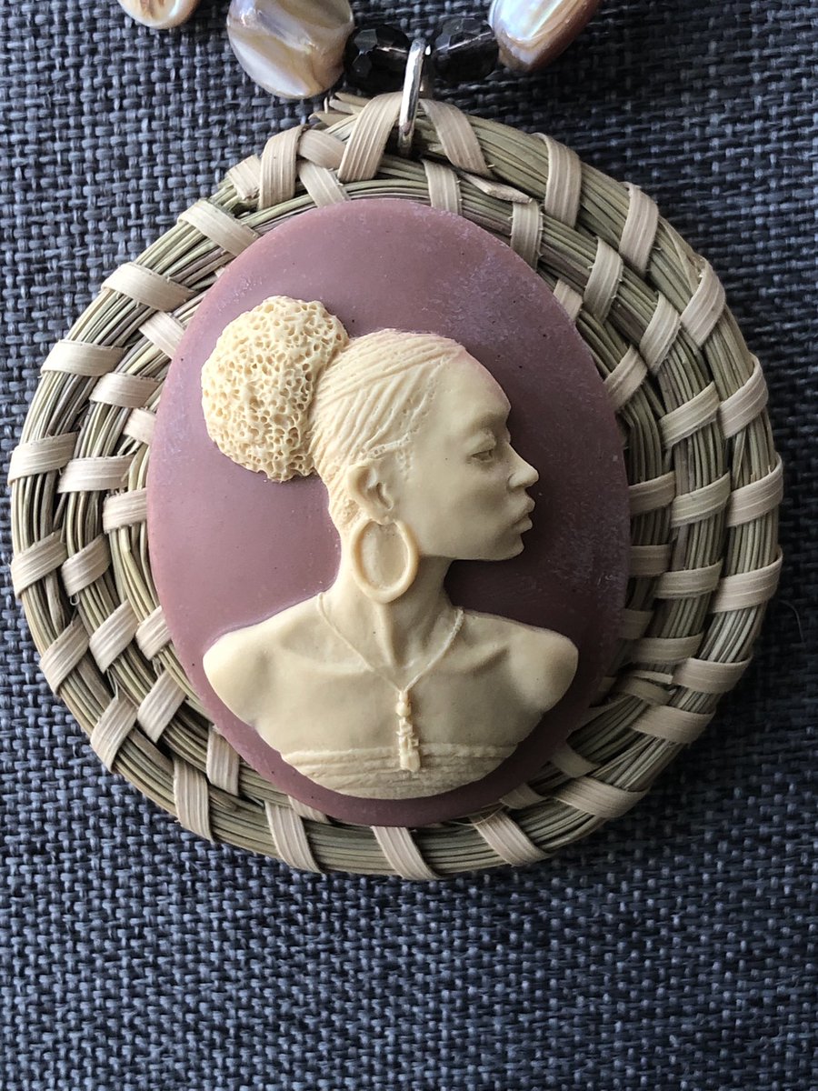 The Gullah Cameos are now posted to our Etsy page. I have earrings for two of them so holla if you want a jewelry set. Enjoy! etsy.com/shop/GullahMus…