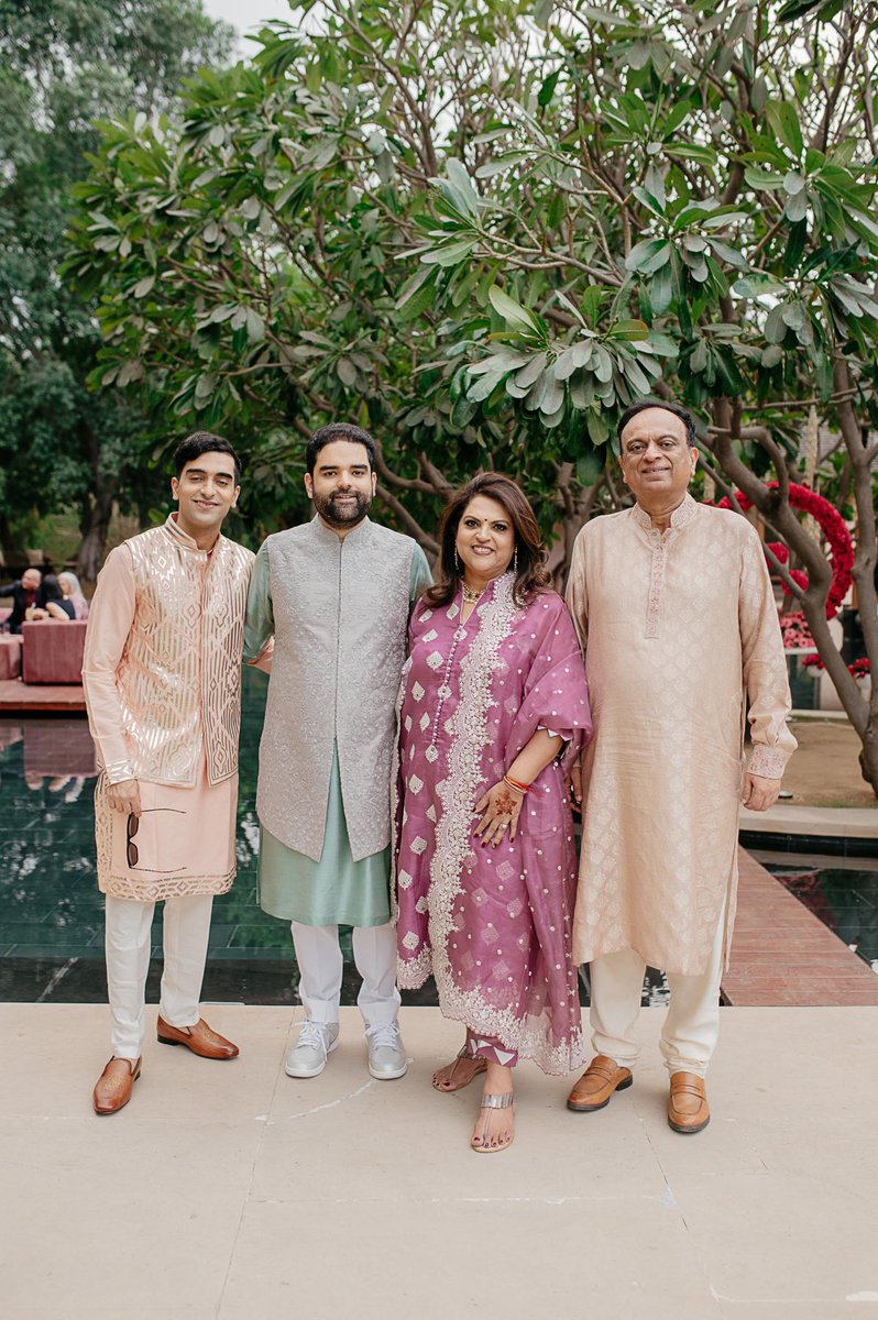 navikakumar's tweet photo. Privileged to be mother of ⁦@kumarsidhant⁩ &amp; #suchet. The joy of my life. 🩷🩷 https://t.co/0eNDBANeKi