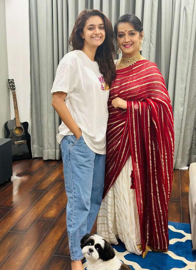 TrendsKeerthy's tweet photo. Mother’s Day Special! ❤️

@KeerthyOfficial @MenakaSuresh4 
#KeerthySuresh #MothersDay https://t.co/G8GvGeMInB