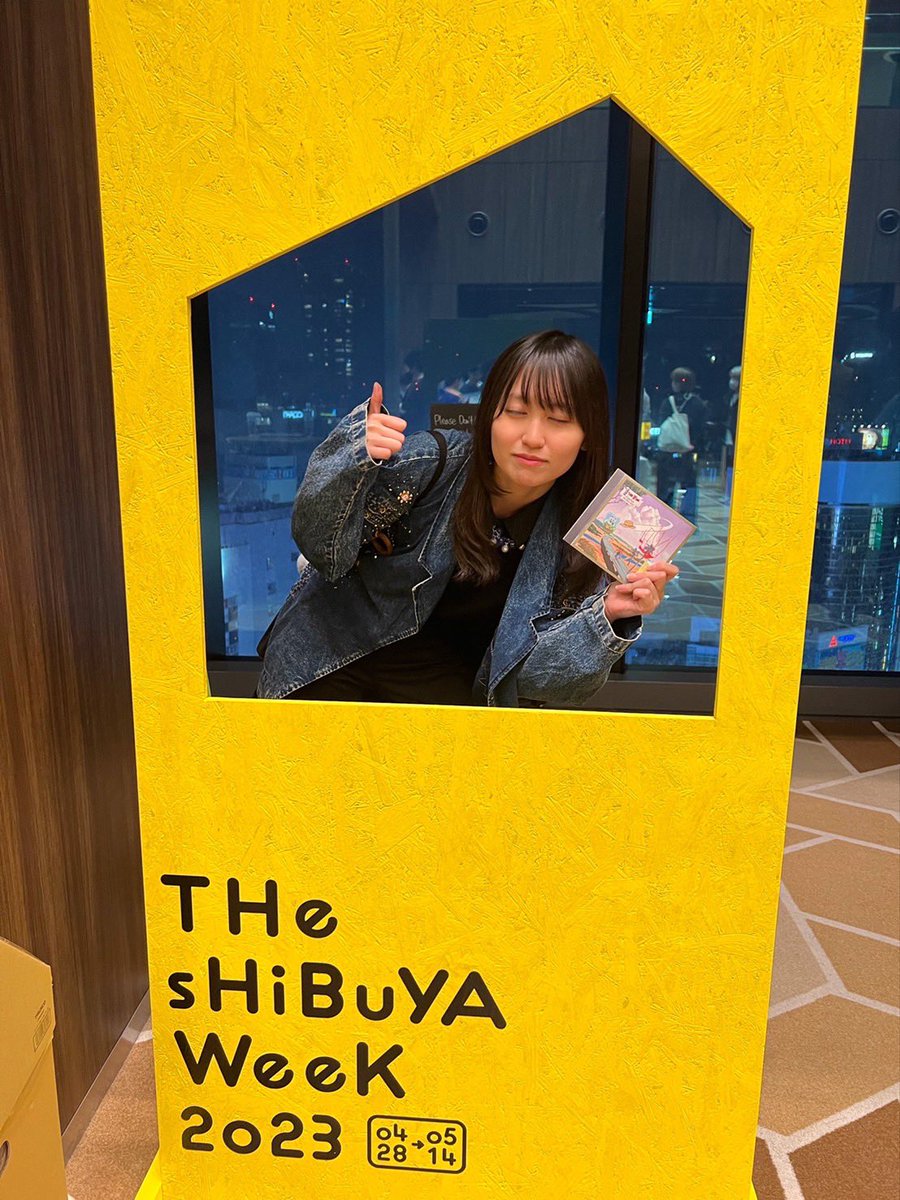 rie_morikawa_'s tweet photo. 渋谷スクランブルスクエアにてライブのあった台湾のバンドEverforさんのライブを楽しんできました🎶かわいいグッズTシャツとCDを買いました!
記念撮影、半目撮れてた (՞⸝⸝o̴̶̷̥᷅ ⌑ o̴̶̷̥᷅⸝⸝՞)ワァ.........ア
#everfor https://t.co/LOl91lndGC