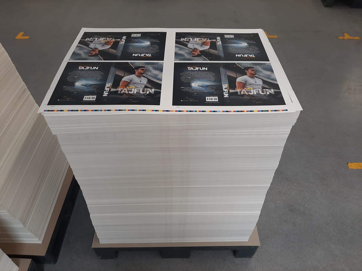 Agnesscorpio's tweet image. Tajfun już wydrukowany! #tajfun #hotfire #twitteroweksiążkary