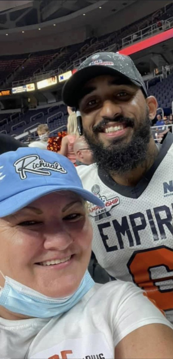 Predators_AF1's tweet photo. From the Front Office to the Players we would like to wish all the Moms a very Happy Mother’s Day! #PredatorNation https://t.co/LfTDGMkCJP