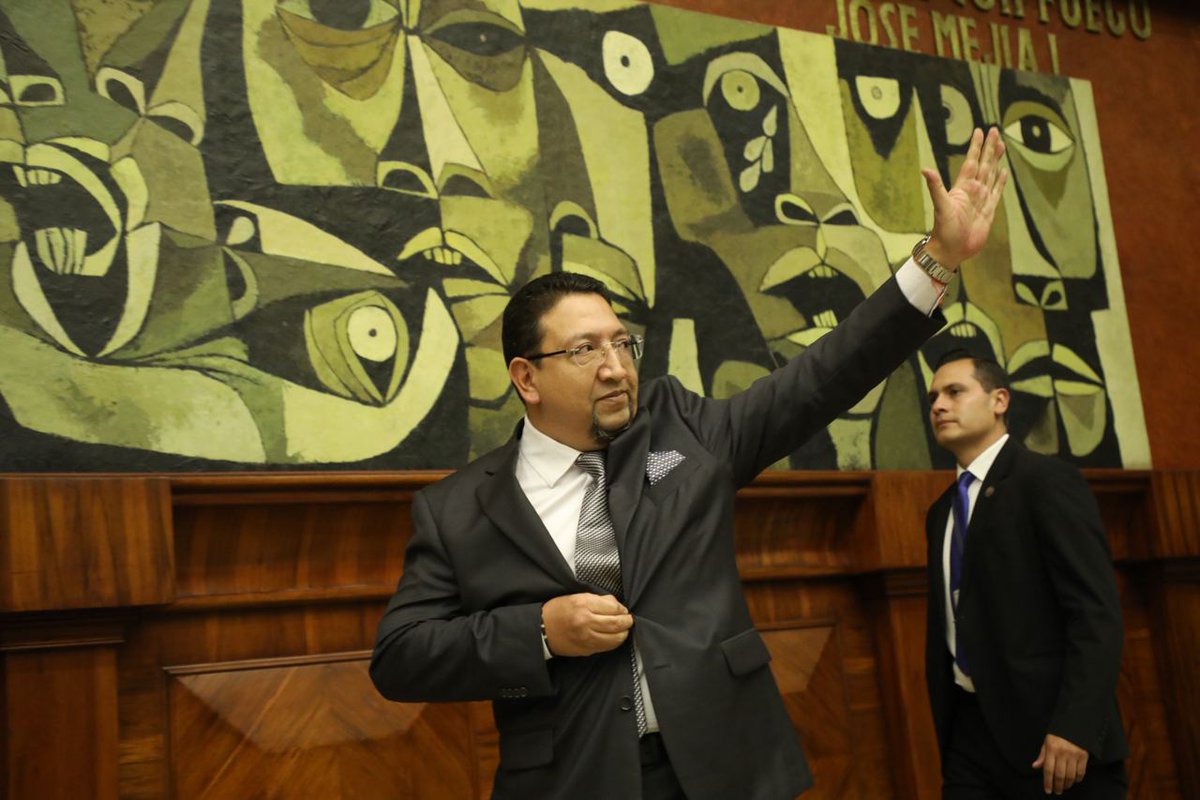 Con 96 votos afirmativos el #PlenoLegisaltivo871 ratifica al asambleísta <a href="/VSaquicelaE/">Virgilio Saquicela E</a> como presidente de la Asamblea Nacional.

#ElecciónAutoridadesAN