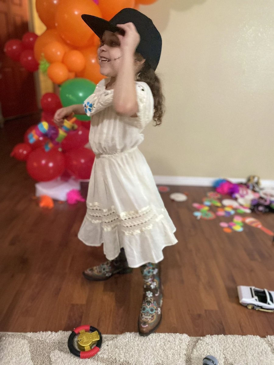 LilBrownieLive's tweet photo. Our little #CaliRae is 5️⃣ years old today 🥳 Happy birthday sweet girl, I love watching u grow 💖 And Happy Mothers Day to my bestie @ginag_turtle 🎉 u go above and beyond for ur family and are the best wifey and step mommy 💚 https://t.co/Qmnzy2qjXa