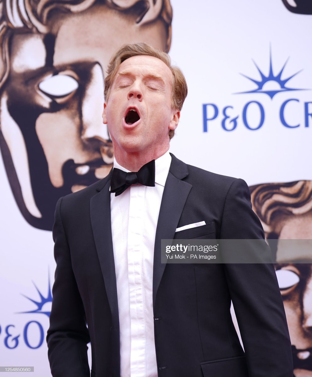 GingersnapDamo's tweet photo. Damian Lewis HAMS it up as he walks the red cart at this year's BAFTA Television Awards for A Spy Among Friends, LOL! Visit our gallery here: https://t.co/rXN7Llb5lD   #DamianLewis #ASpyAmongFriends #BAFTARedCarpet #BAFTATVAwards #BAFTATVAwards2023 #BAFTATelevisionAwards https://t.co/Sb1ayXXu9W