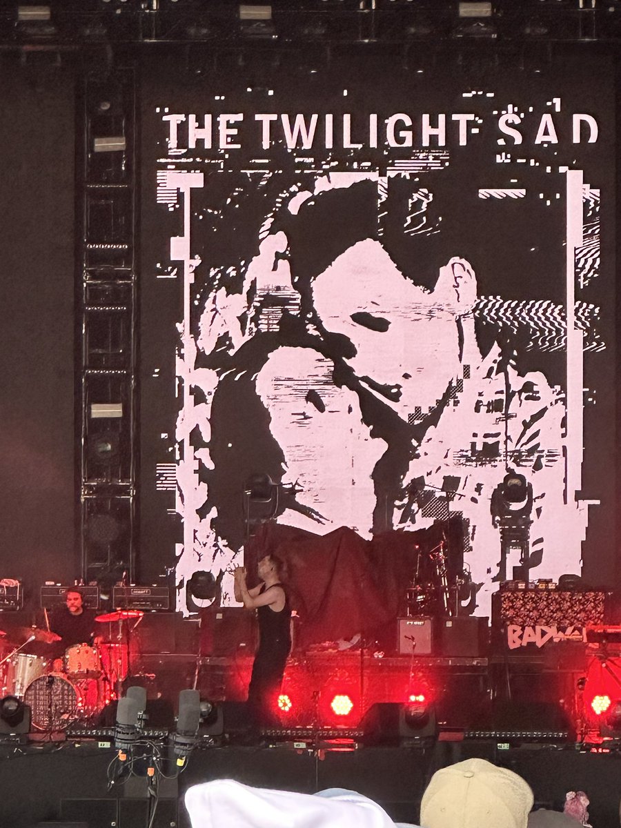 rosser's tweet photo. @thetwilightsad You guys ROCKED last night!  Perfect opener for @thecure !!! https://t.co/JgNQY1rkyf