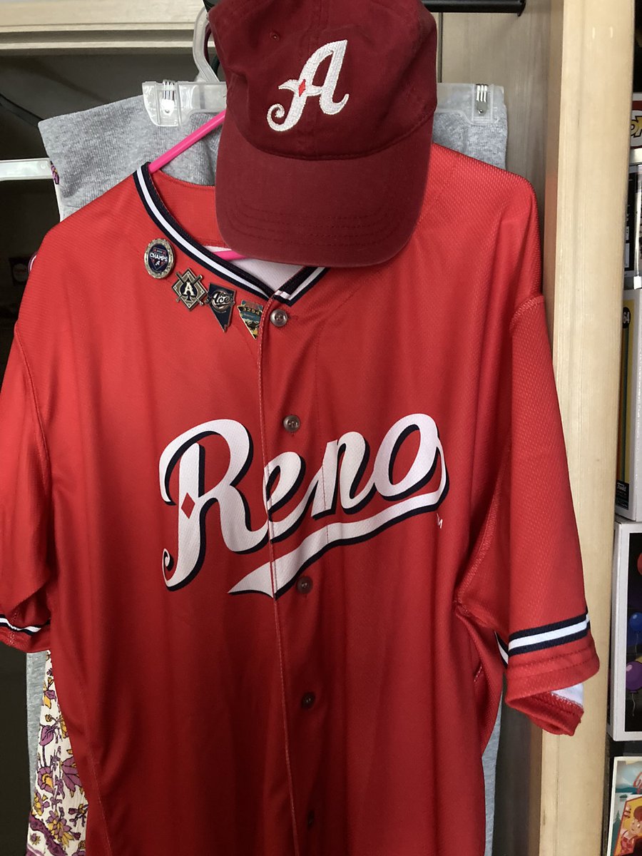 mario_gamepro's tweet photo. Getting ready for todays @Aces game I’m rooting so hard this time got my outfit ready looking amazing 😁🤘❤️♠️♦️ @CityofReno @NevadaWolfPack @TheNVIndy #Reno #nevada #BaseBall #ACES https://t.co/XxcQtdYoSa