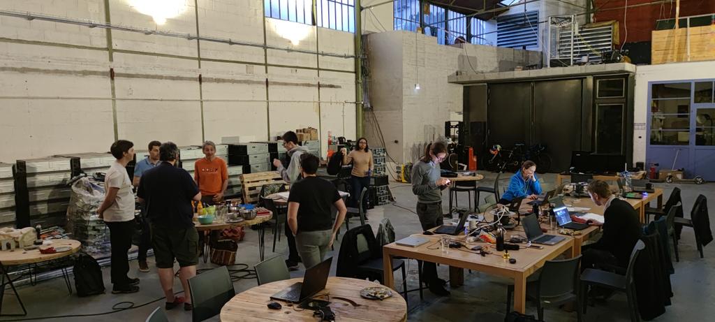 <a href="/OSM_FR/">OpenStreetMap France</a> <a href="/mojifr/">Moji</a> <a href="/cq94/">@cquest@amicale.net ➡️ 🐘</a> <a href="/InfosReseaux/">Infos-Réseaux.com</a> <a href="/drobaux/">Donat ROBAUX ن</a> @PanierAvide Journée 1 jusqu'au soir : convivialité, et idéations chacun est venu avec dans sa besace un scénario, un projet à bonifier. D'une rencontre à l'autre (SOTM-FR compris) nous reprenons des forces pour relever le défi d'une amélioration dans nos engagements respectifs. #OSMhackWE