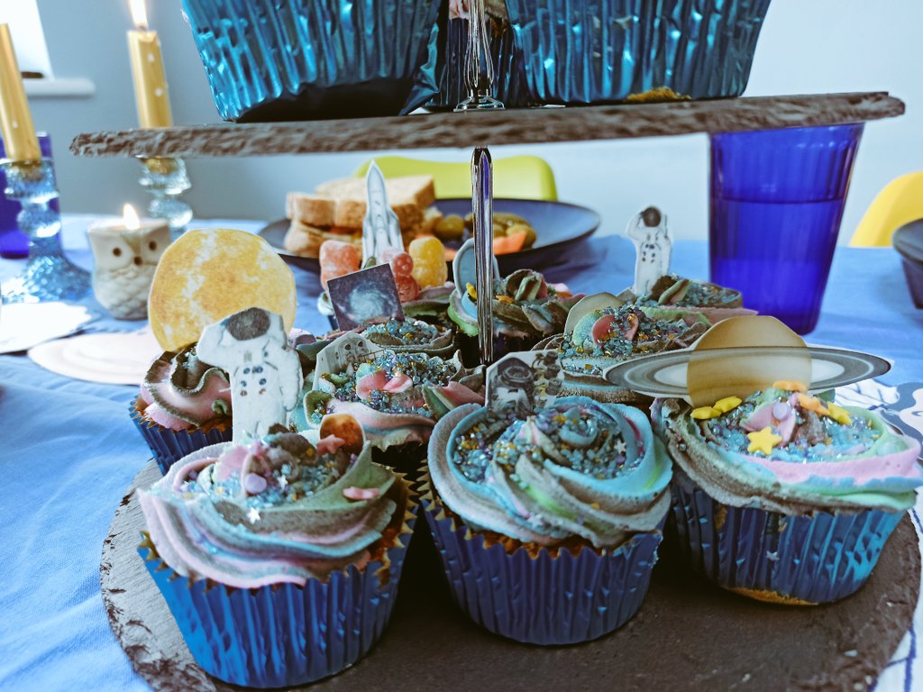 LongCovidAdvoc's tweet photo. ๐@bake4mecfs our space entry!
๐We're saving spoons & doubling up with #BlueSunday !๐ฅ๐ฅ
๐A fun family effort
๐Our entry is for @long_covid
๐An awesome charity doing awesome work
@mermhart @JennieJacques1
#bake4mecfs #spacethemedbake https://t.co/No7axa7S4X