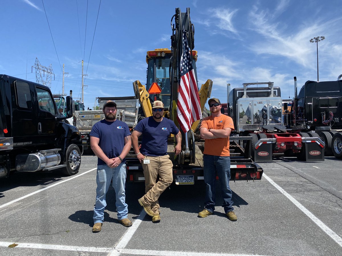UgiBrooke's tweet photo. @UGI_Utilities is out in the community this beautiful afternoon supporting the @MakeAWishPAWV Mother’s Day Truck Convoy. https://t.co/pcTfU8kSkH