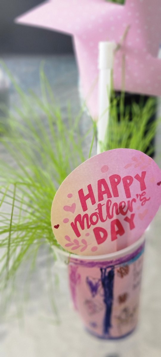 LADYC12's tweet photo. My daughter gave me this for Mothers Day. I know it's little but it really does mean alot. https://t.co/JD1TlU62xe