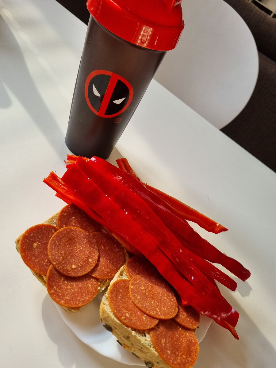 #CN Food

Ich war heute 1h spazieren und hab 1h Leg Day durchgezogen. Ich hab mir einen Snack verdient und eine Dusche!