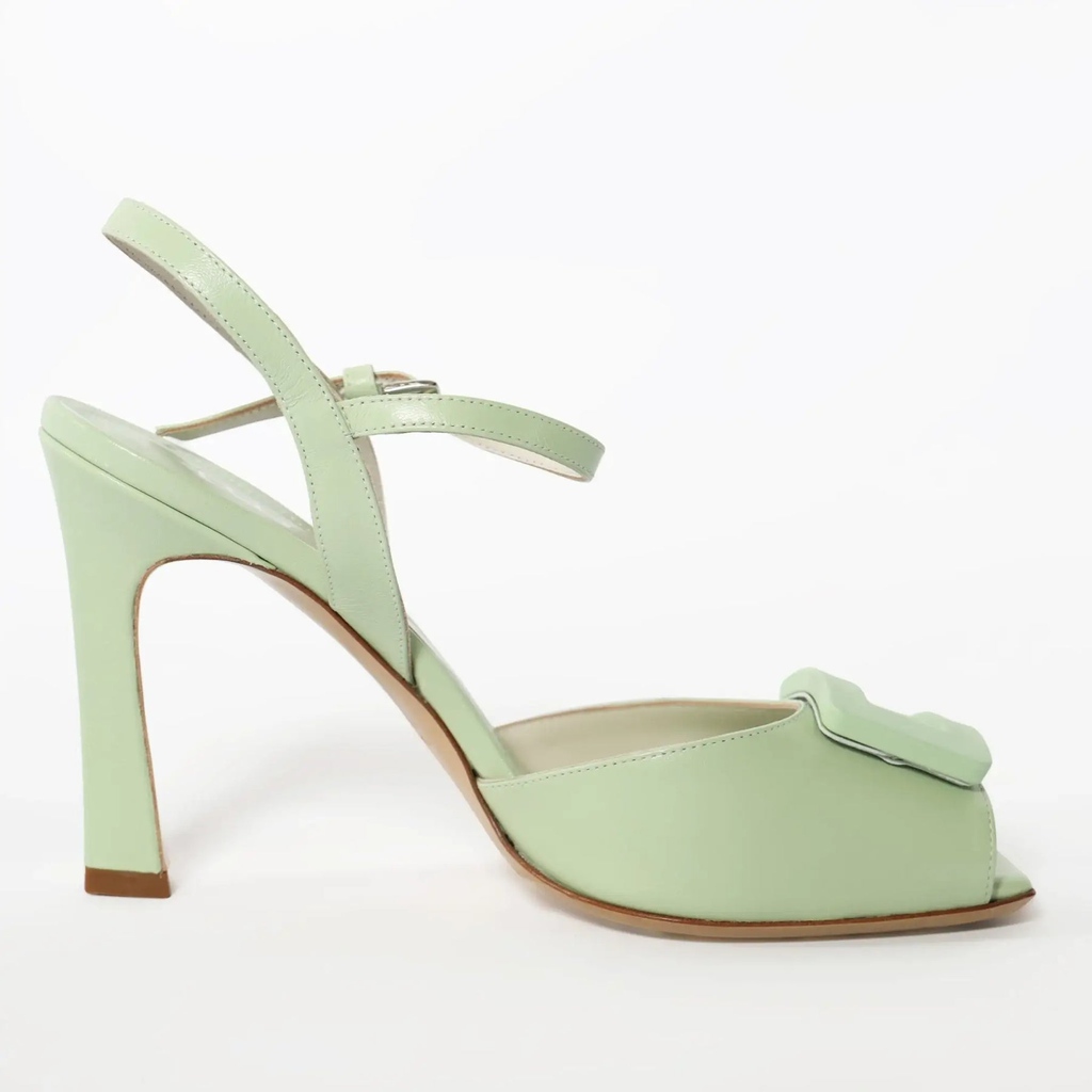 Lodevolestore's tweet photo. Step into a world of elegance with our Timeless Treasure Sandals in Pastel Green. 

#fashionshoesstyle #womenshoes #womenfashionstyle #womenfashions #trending #womenwear #outfit #shopping #ootd #heels #womenheels https://t.co/2Mpf7iEOHc