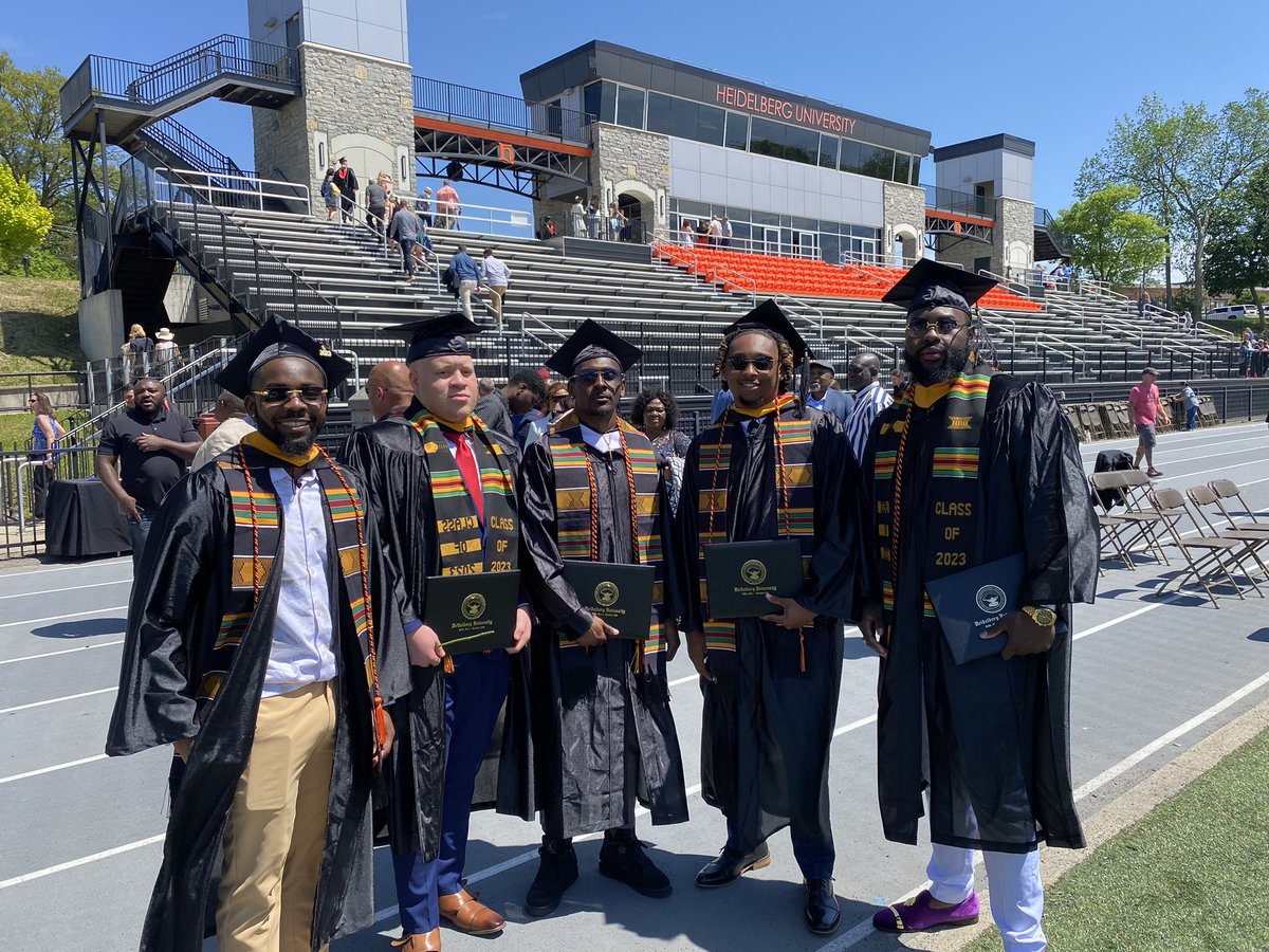 Coach_Donaldson's tweet photo. What a beautiful day and graduation ceremony. One of the best parts of what we do is getting to see these great men graduate and begin their lives as alumni!
#CH49 #BergGang https://t.co/r3hftswCXz