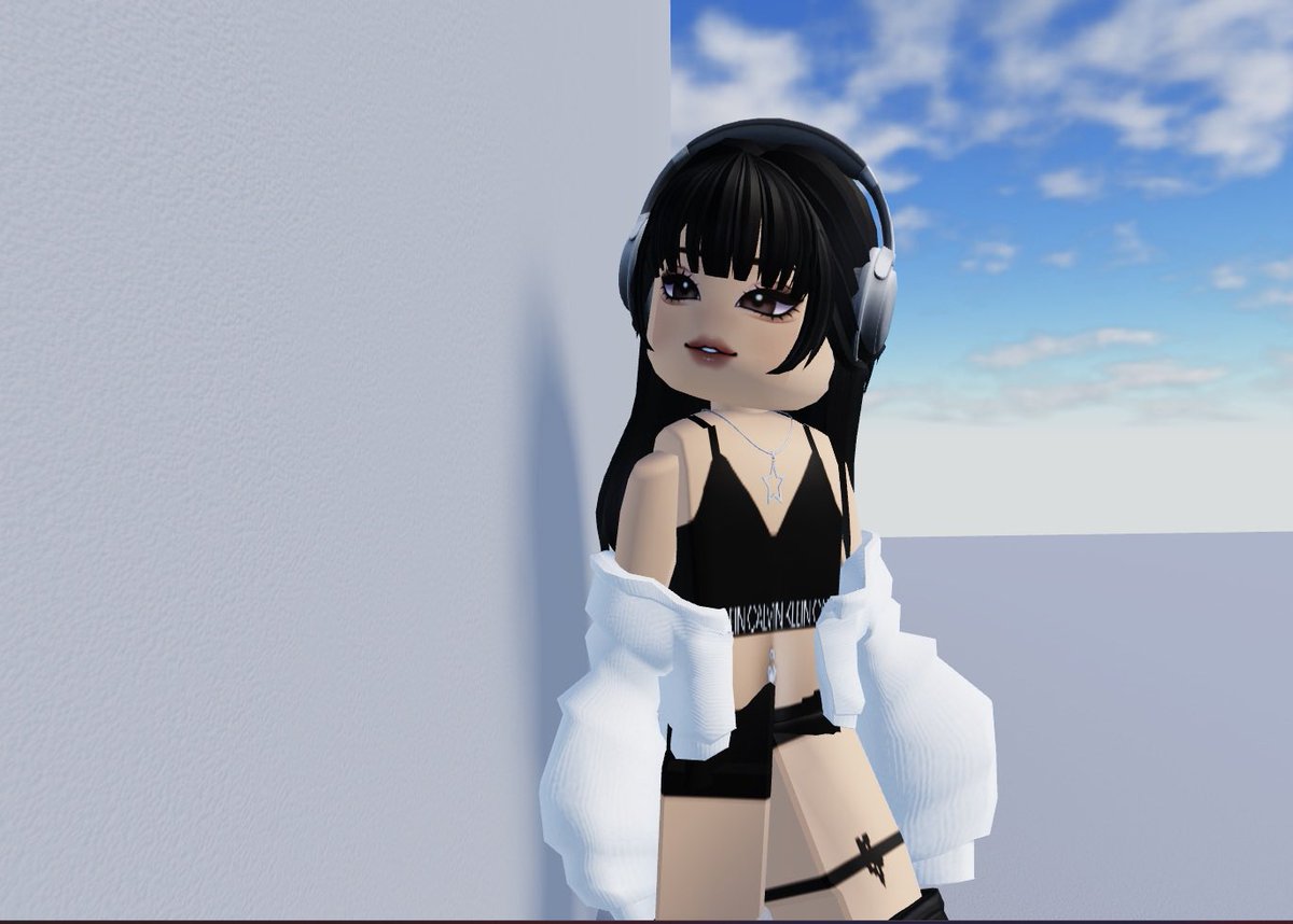 Willow32933231's tweet photo. So excited to be a new model for @evelyne_agency !! They gave me a great opportunity, so I can’t wait to show you all my future work!💗🙌🏻 #XOLUV #XOLUVFIGHTING #ROBLOX #modeling #Kpop #kuv #photograghy https://t.co/kNuaGTgPim