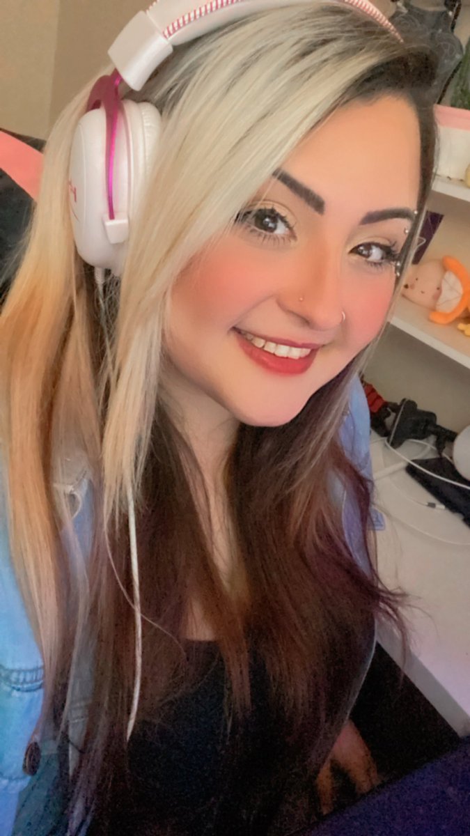 babiifrz's tweet image. Vem assistir a grande final do #ProLegends com a gente ✨

📺 twitch.tv/RiotGamesBrasil