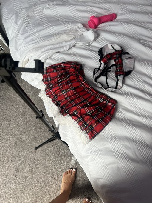 Spending my Sunday filming naughty custom videos for my subscribers💕😈 https://t.co/egZbi9ZNDs<a href="/tag/find"class="tags"><span>#find</span></a>