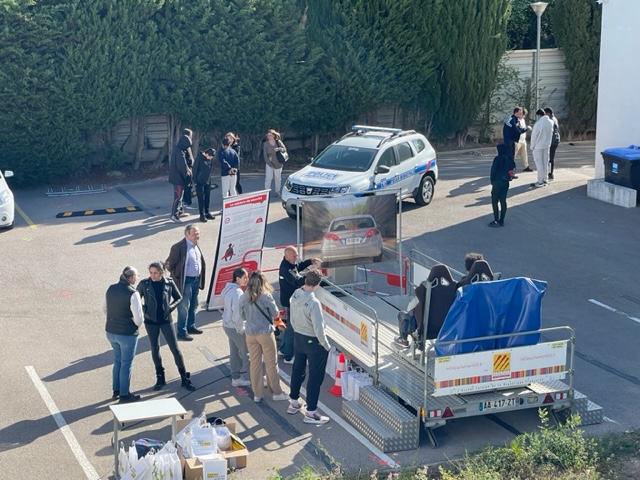 AFDETOcc's tweet photo. L’#AFDET engagée avec les élèves "ambassadeurs citoyens" journée prévention des risques routiers et professionnels. Félicitations à ces Lycéens Pro. du Lycée #EREA J.Miro et aux intervenants de qualité. Motards/Maif/DDTM66/@Prefet66/ Police Municipale/ FF2S/ADATEP66 #prévention https://t.co/AuMyor8Lsr
