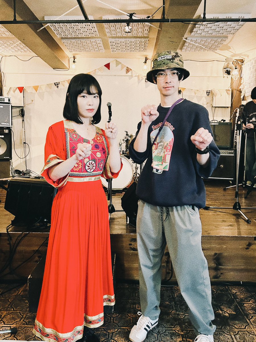 nyanzoudeshi's tweet photo. 夢だったツーマンでした！

ayU tokiO × にゃんぞぬデシ

ありがとう！

中3の時に出逢って人生で一番聴いてる「恋する団地」「犬にしても」そして「All Night Fall in Love」も一緒にやった😹

ぜひアーカイブ見てね✨
【https://t.co/JvqXHA8lYF】

そして！
8/4アコースティックワンマン開催決定🎂 https://t.co/er3wjdHQMB