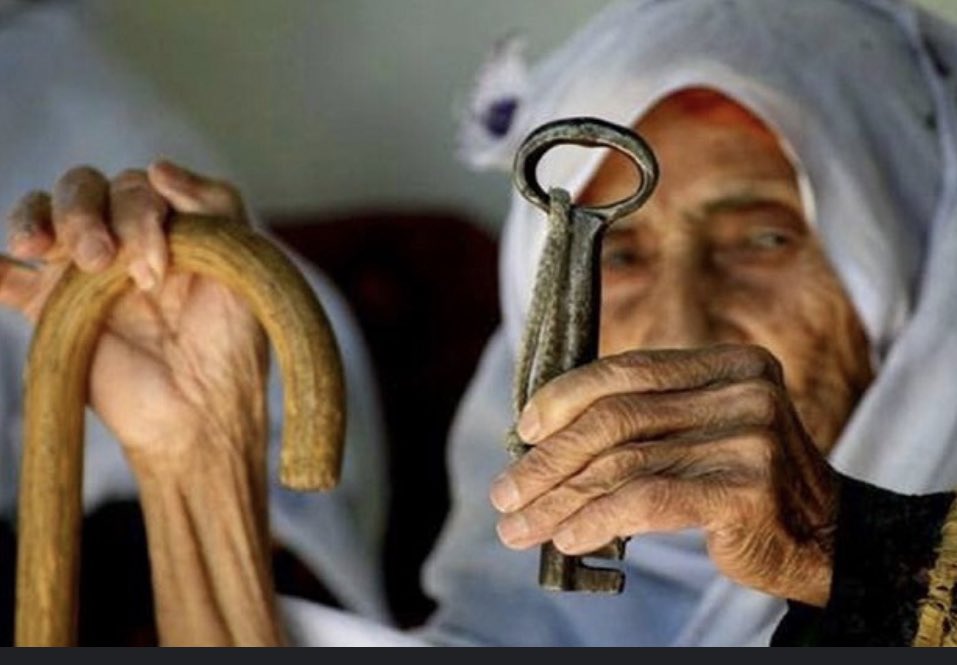 96Ne7IRHmNRCRfX's tweet photo. النكبة - الجريمة المستمرّة منذ 75 عاما
تشريد 750 ألف فلسطيني من ديارهم، وتدمير نحو 500 بلدة وقرية فلسطينية. الإرهاب العنصري الصهيوني مستمرّ بالقتل والاعتقال والتهويد والممارسات الفاشية، فلا أقلّ من كلمة حقّ: كلا لإسرائيل! https://t.co/5hLPs0pUz9
