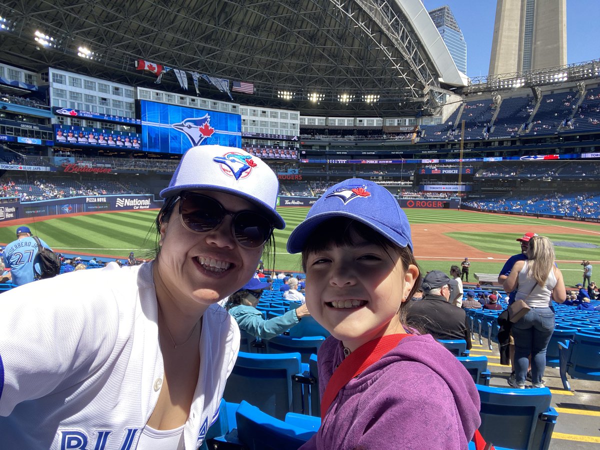ameliahoyt's tweet photo. Happy Mother’s Day! Celebrating at the SkyDome a hoping the @BlueJays sweep 🧹 the @Braves! #nextlevel https://t.co/eLMQywAvjd