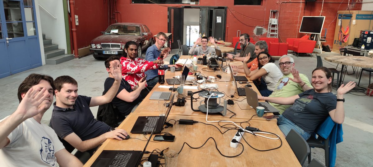 <a href="/OSM_FR/">OpenStreetMap France</a> <a href="/mojifr/">Moji</a> <a href="/cq94/">@cquest@amicale.net ➡️ 🐘</a> <a href="/InfosReseaux/">Infos-Réseaux.com</a> <a href="/drobaux/">Donat ROBAUX ن</a> @PanierAvide Jour 2 : barbecue et anniversaire de Panoramix 😉
Prochaine rencontre entre OSMiens lors du SOTMFR2023 à Marseille. #OSMhackWE