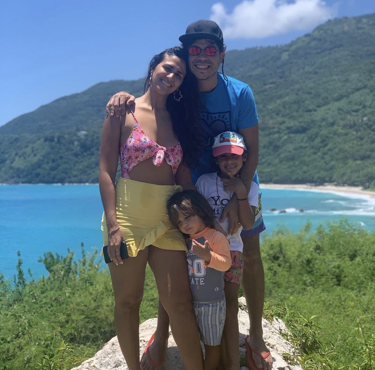 Momentos con mi familia que se quedan por siempre.
Si algo nos gusta, es coger carretera y descubrir de nuevos lugares de mi tierra 🇩🇴.
Pd: Este ha sido el mejor cuatrimestre de la historia a en visitas; 2,757,810 turistas ingresaron🔥 #TurismoRD #TurismoRecordRD