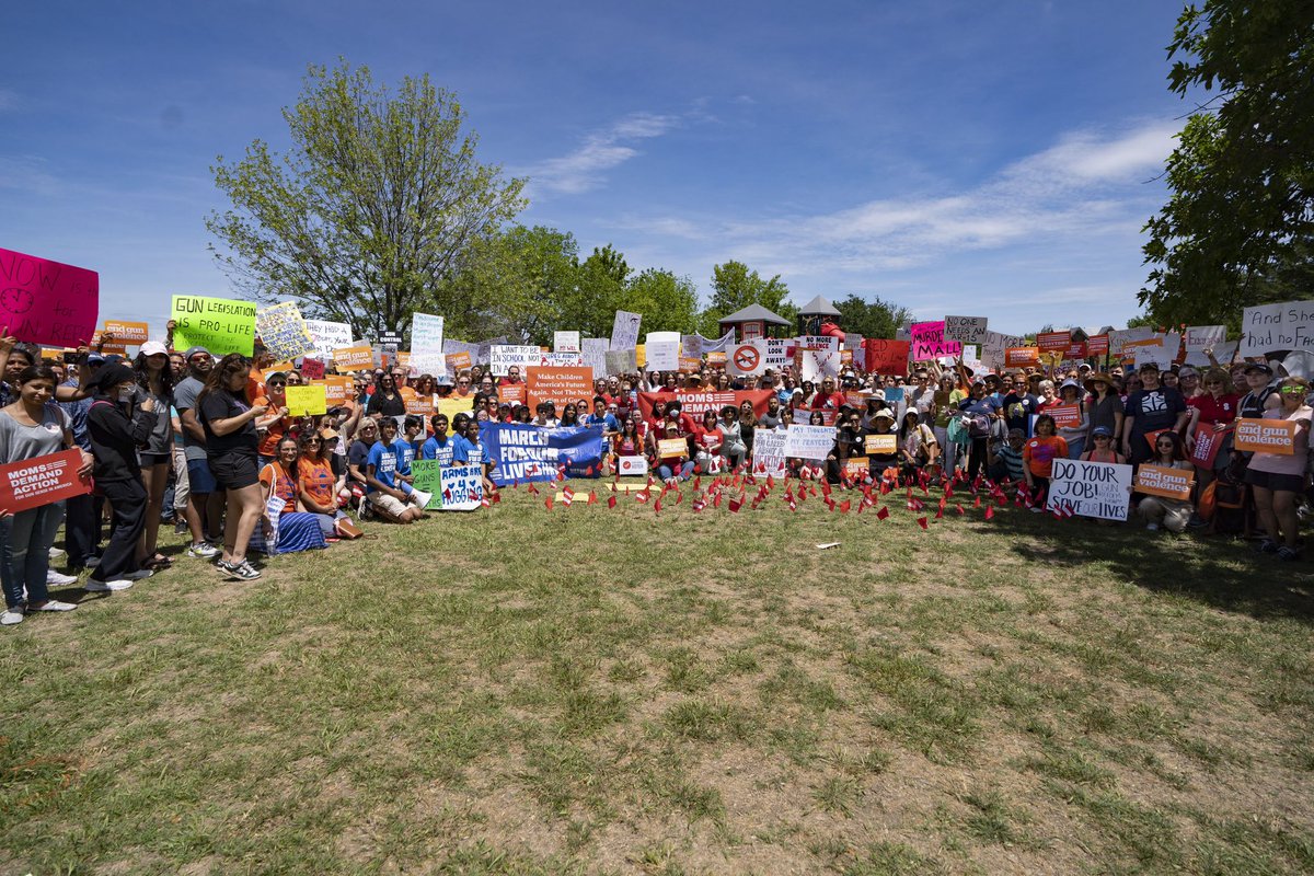 StudentsDemand's tweet photo. Guns are the #1 killer of our generation, so our lawmakers shouldn’t put gun industry profits before our lives. We rallied to reinstate the bipartisan assault weapons ban yesterday, but we’re not stopping there.

We’ll continue to fight for a future free from gun violence. https://t.co/rzKiqIBOdZ