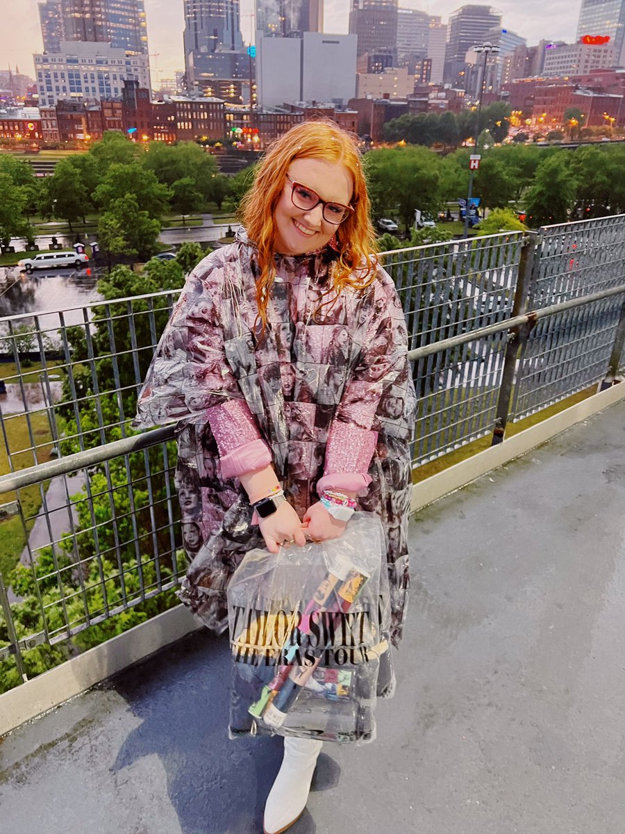 sara_breeding's tweet photo. Will be forever thinking about this night🪩💖 

#TheErasTour #nashvilletheerastour #TaylorSwift #Nashvillenight3 https://t.co/Qbt25DQfUM