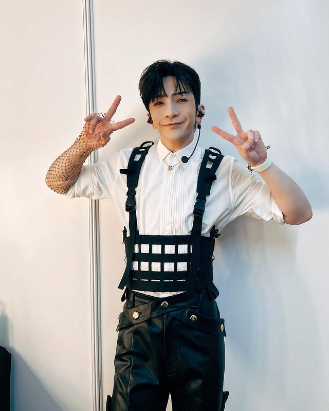 ansonlo_intlfc's tweet image. 👱🏻‍♂️14.05.23 Instagram Update👶🏻

💬 See you all next time, okay?🧛🏻‍♂️💰
#OneLoveAsiaFestival
#ASeaOfPinkness
#ThankYouToEachAndEveryOneOfYouWhoEnduredTheHeatAndRain

🔗 instagram.com/p/CsOc5kCSCMO/
•
#盧瀚霆 #AnsonLo #mirrorweare
👶🏻♥️👱🏻‍♂️