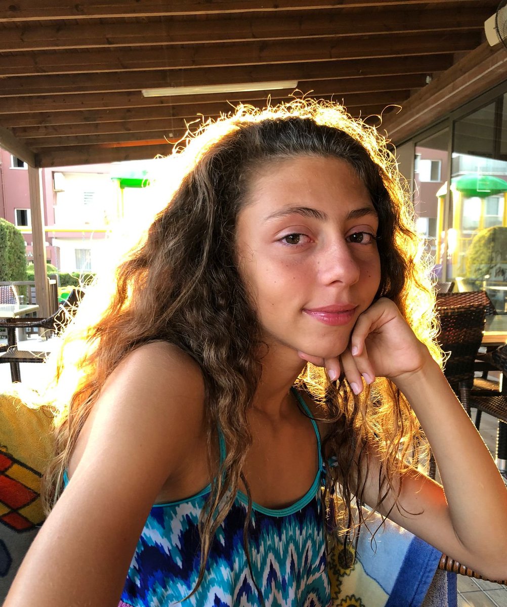 Yüreğime ağır gelen bir acı. Her gün içimin parçalandığı, nefesimin daraldığı yaram, Serin'im. Sana sarılamamak, seni koklayamamak ölüm annem. Altın saçlı kızım. 
#isiasortakdavamız