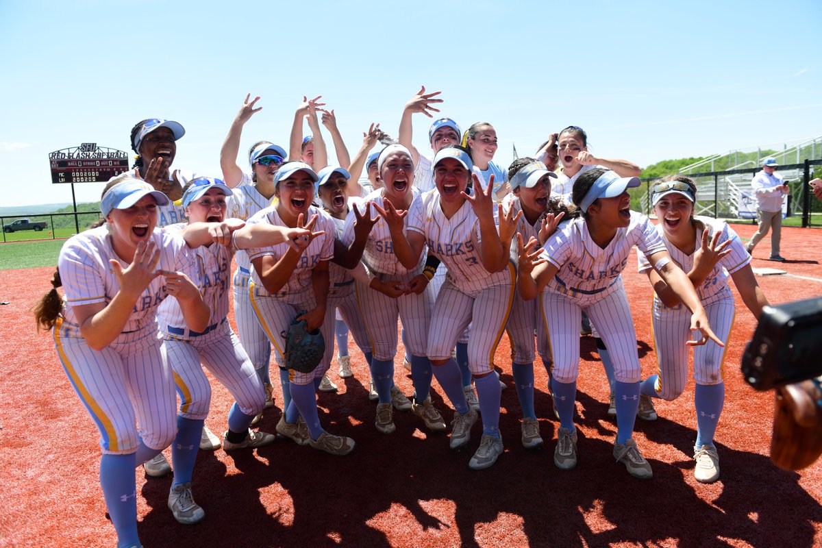 🚨 𝗙𝗜𝗡𝗔𝗟 𝗦𝗖𝗢𝗥𝗘 🚨

Behind a two-run fourth inning, <a href="/LIUSoftball/">LIU Softball</a> wins four-in-a-row to claim the 2023 #NECsoftball Championship!🏆

#NECChamps