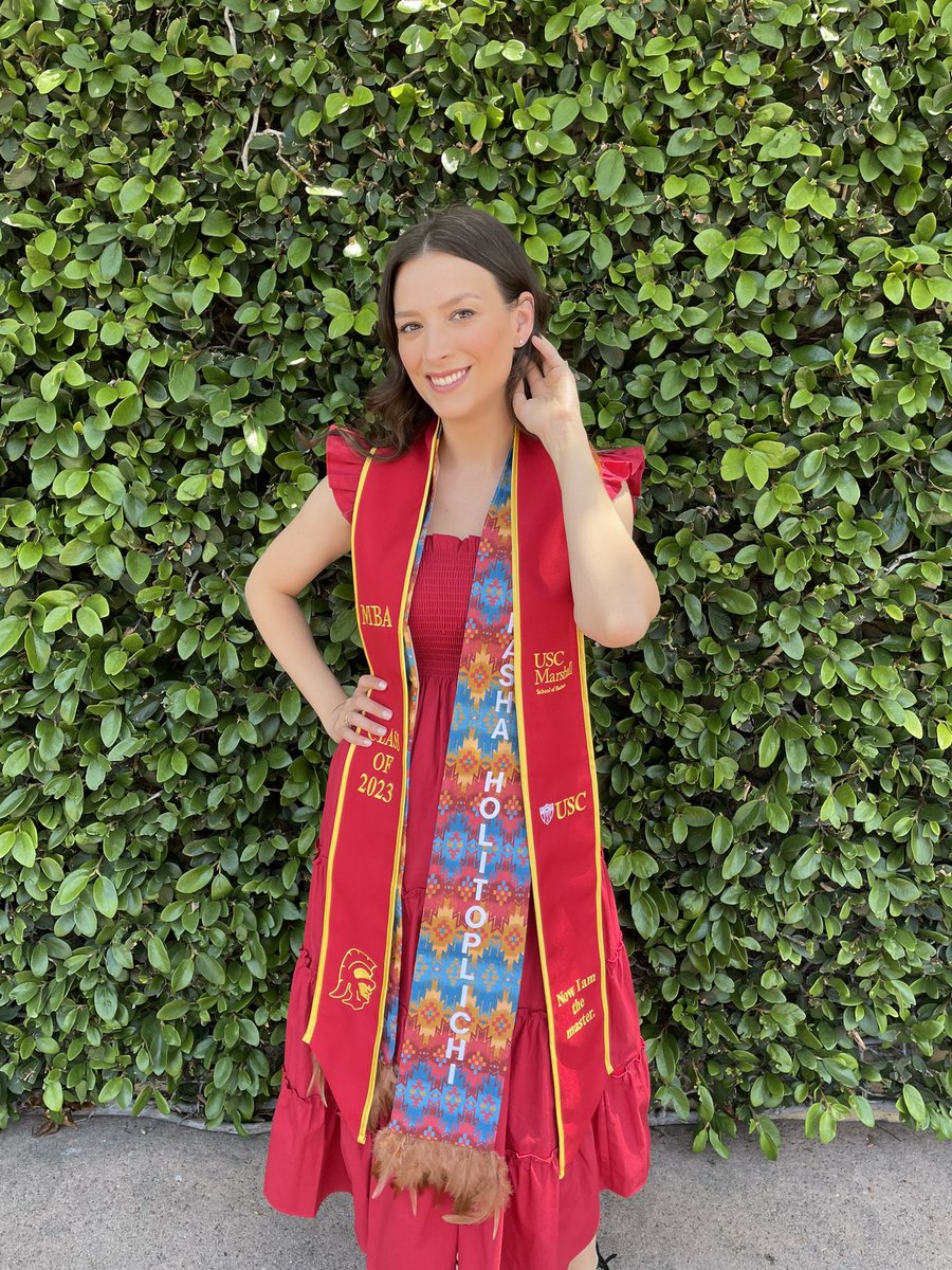 ddnavabooks's tweet photo. I graduated!!! USC MBA 2023
#chickasaw #fortefellow #nativeamerican #1stgenerationgrad #uscmarshall https://t.co/yUdYLpAf2J